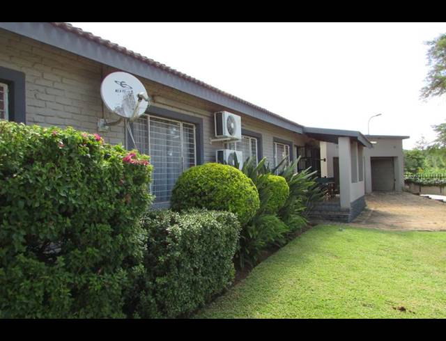 3 BEDROOM HOUSE FOR SALE IN KINGSVIEW